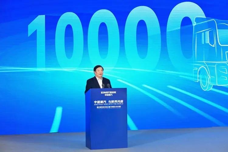 谭旭光：ac米兰中文官网单月出口破万辆，创造了我国重型卡车行业出口的里程碑！